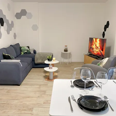 Appartement Au Coeur Des Arenes - Parking Prive à Metz Extérieur photo