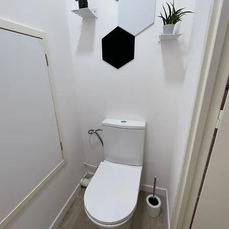 Appartement Au Coeur Des Arenes - Parking Prive à Metz Extérieur photo